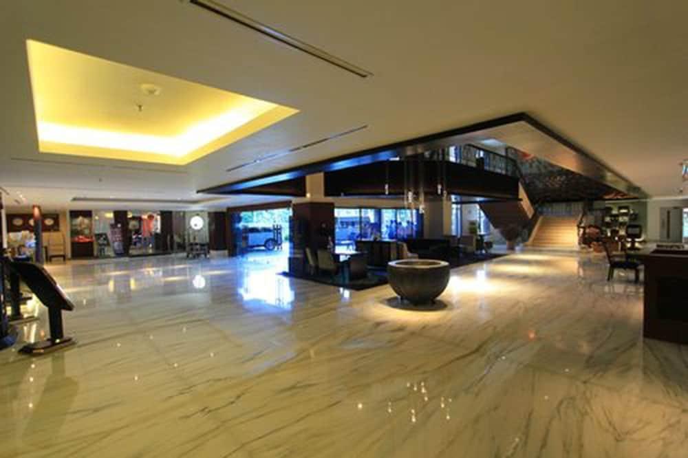 Blue Sky Hotel Balikpapan Eksteriør billede