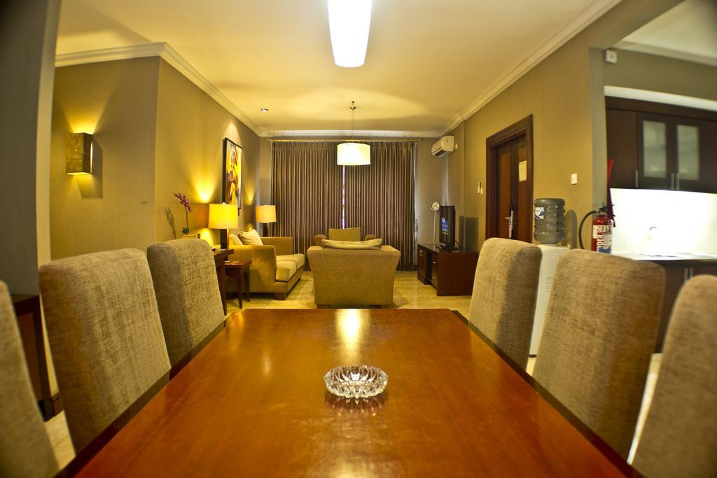 Blue Sky Hotel Balikpapan Eksteriør billede